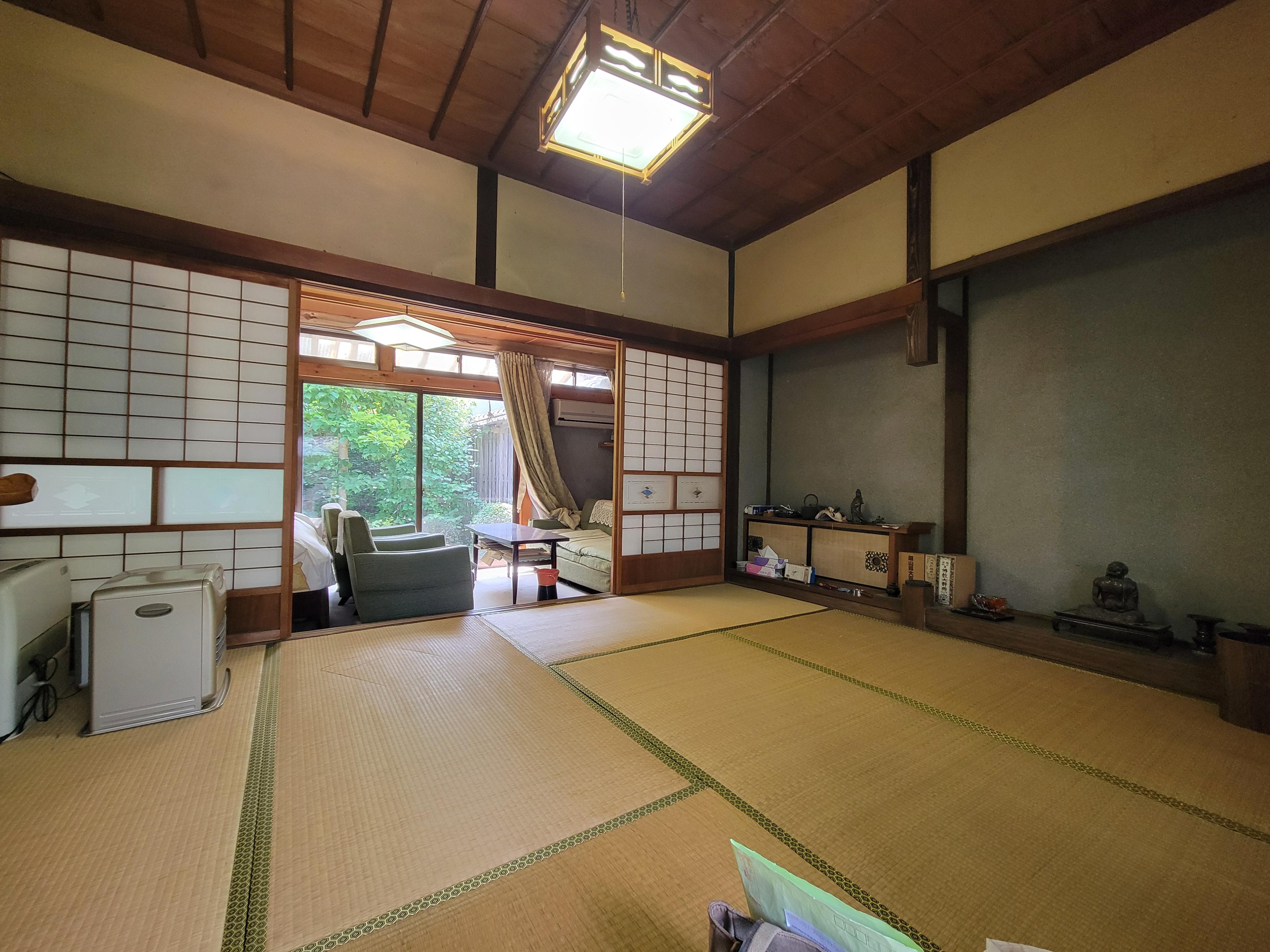 detached 岡山県新見市哲多町本郷 地図を見る