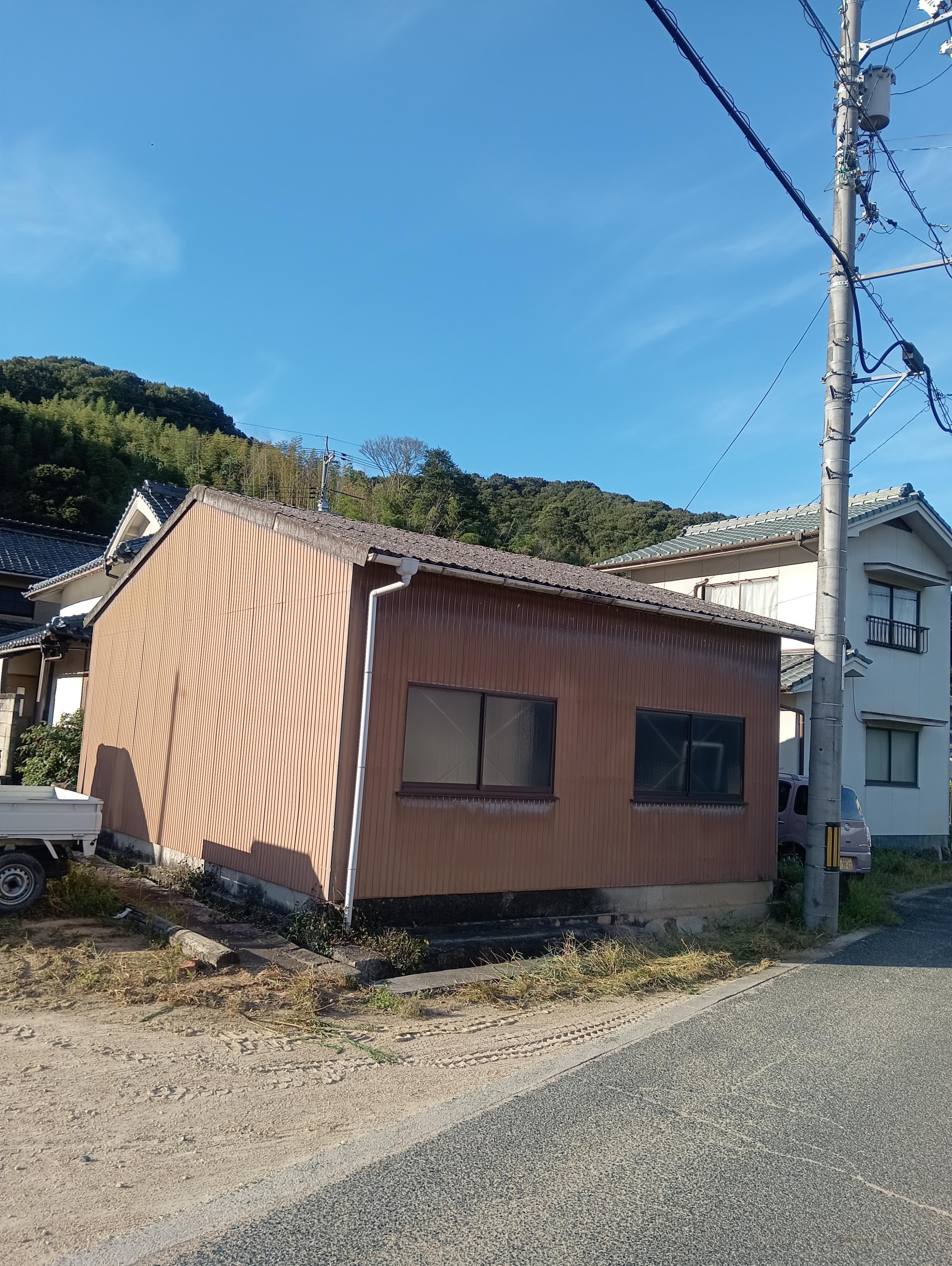 detached 岡山県笠岡市走出 地図を見る