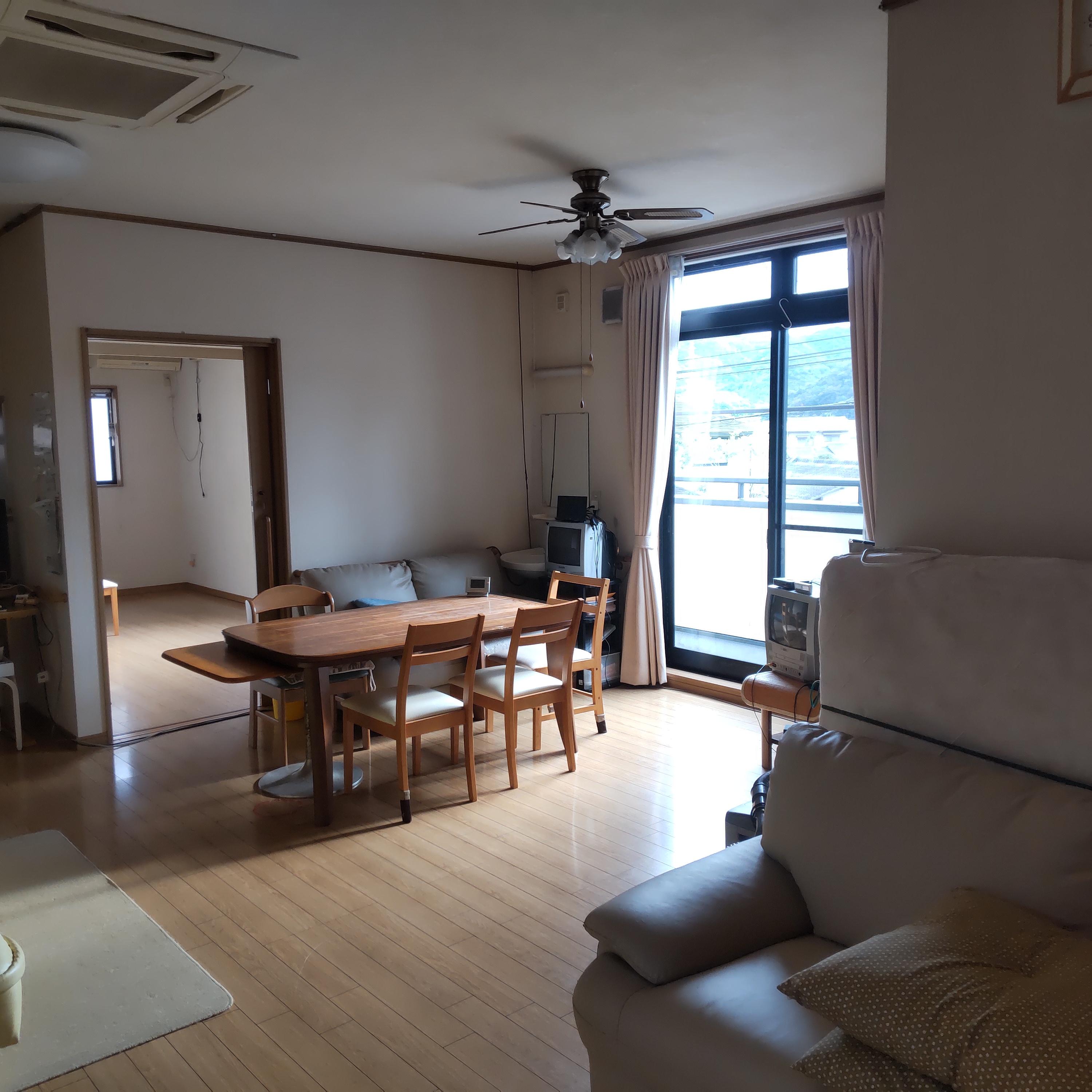 ＬＩＶＩＮＧ　ＲＯＯＭ（Ｓｈａｒｅｄ）