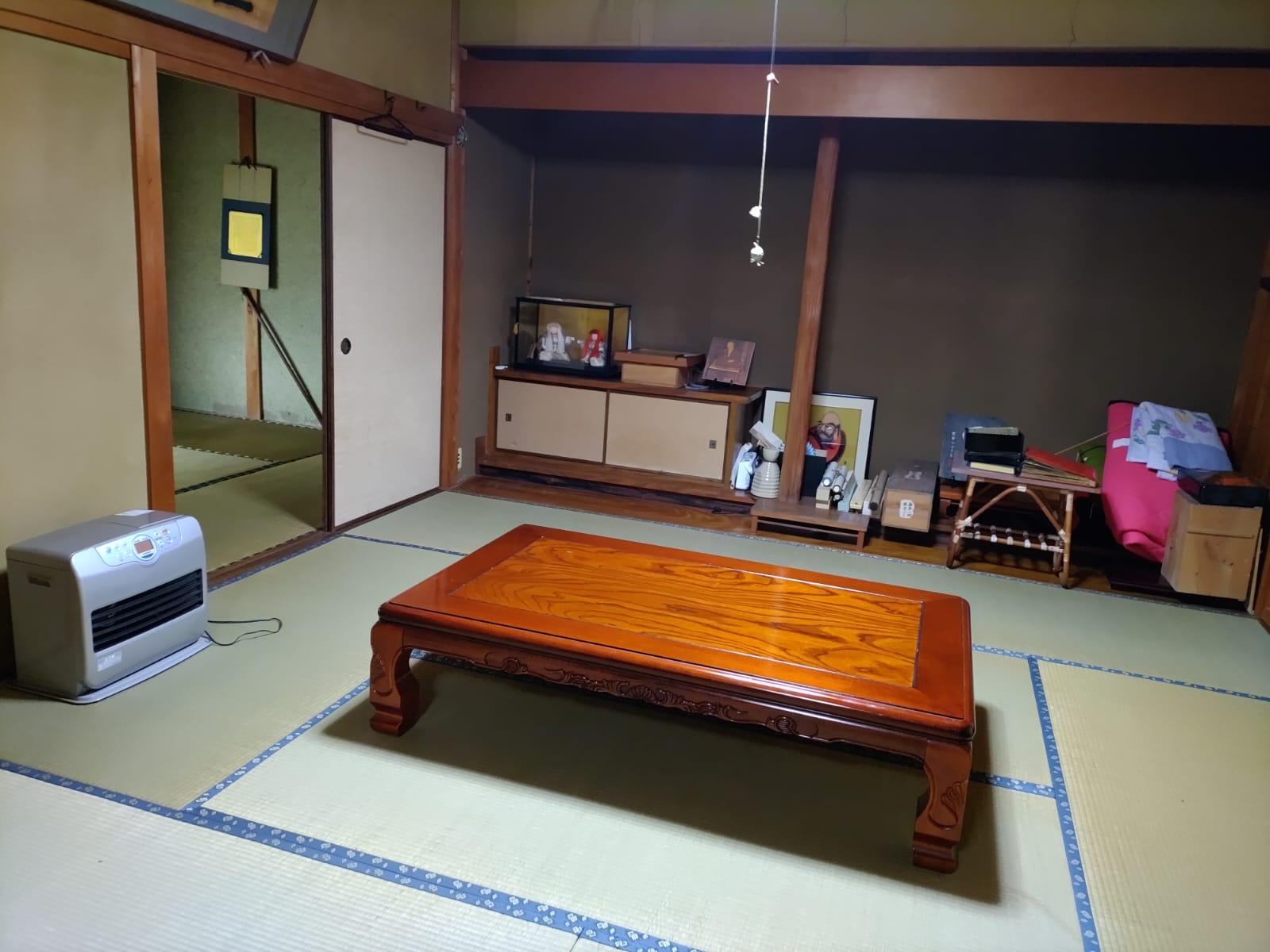 detached 岡山県勝田郡奈義町行方 地図を見る