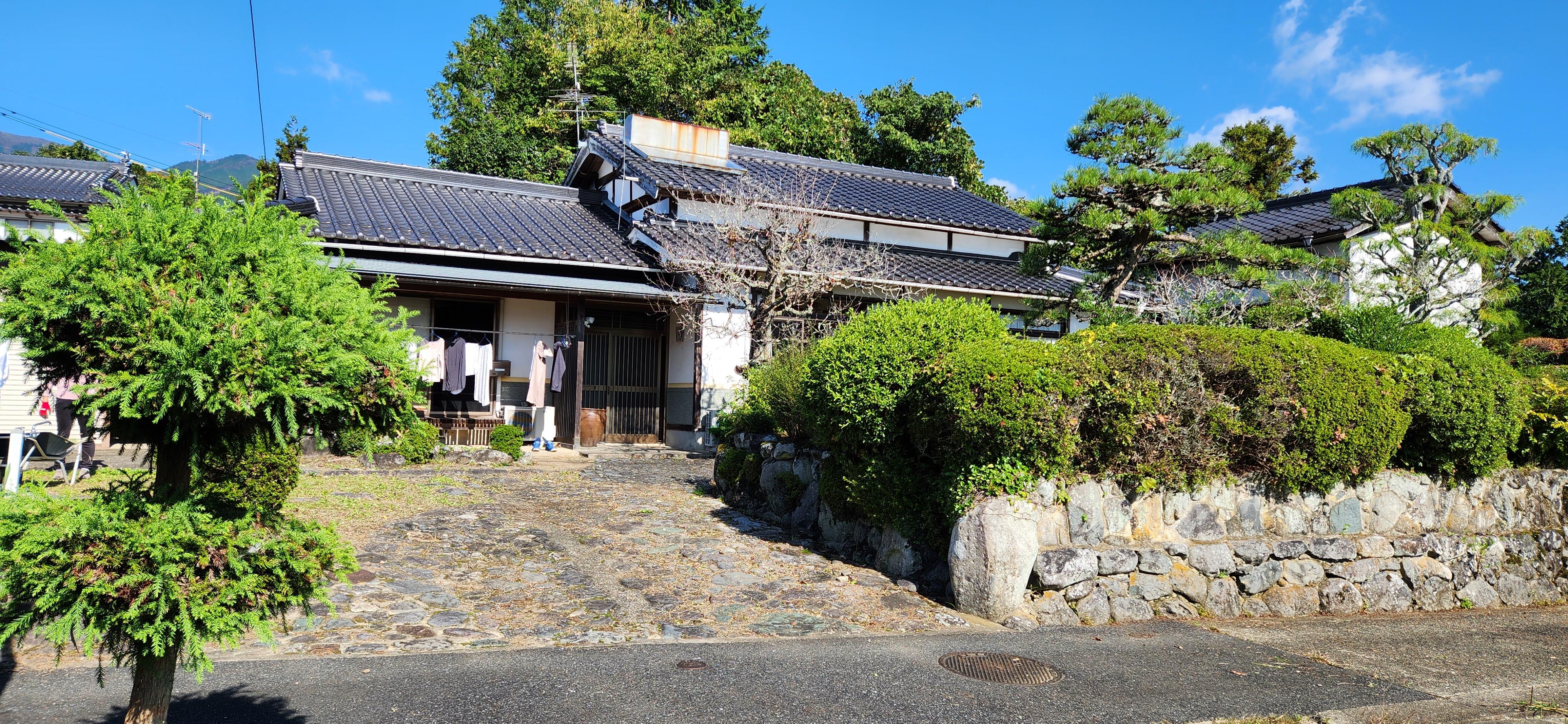 detached 岡山県勝田郡奈義町行方 地図を見る