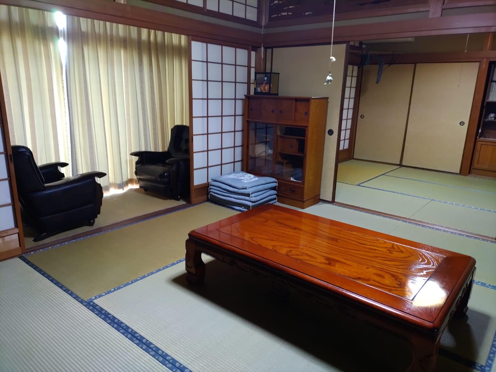 detached 岡山県勝田郡奈義町行方 地図を見る