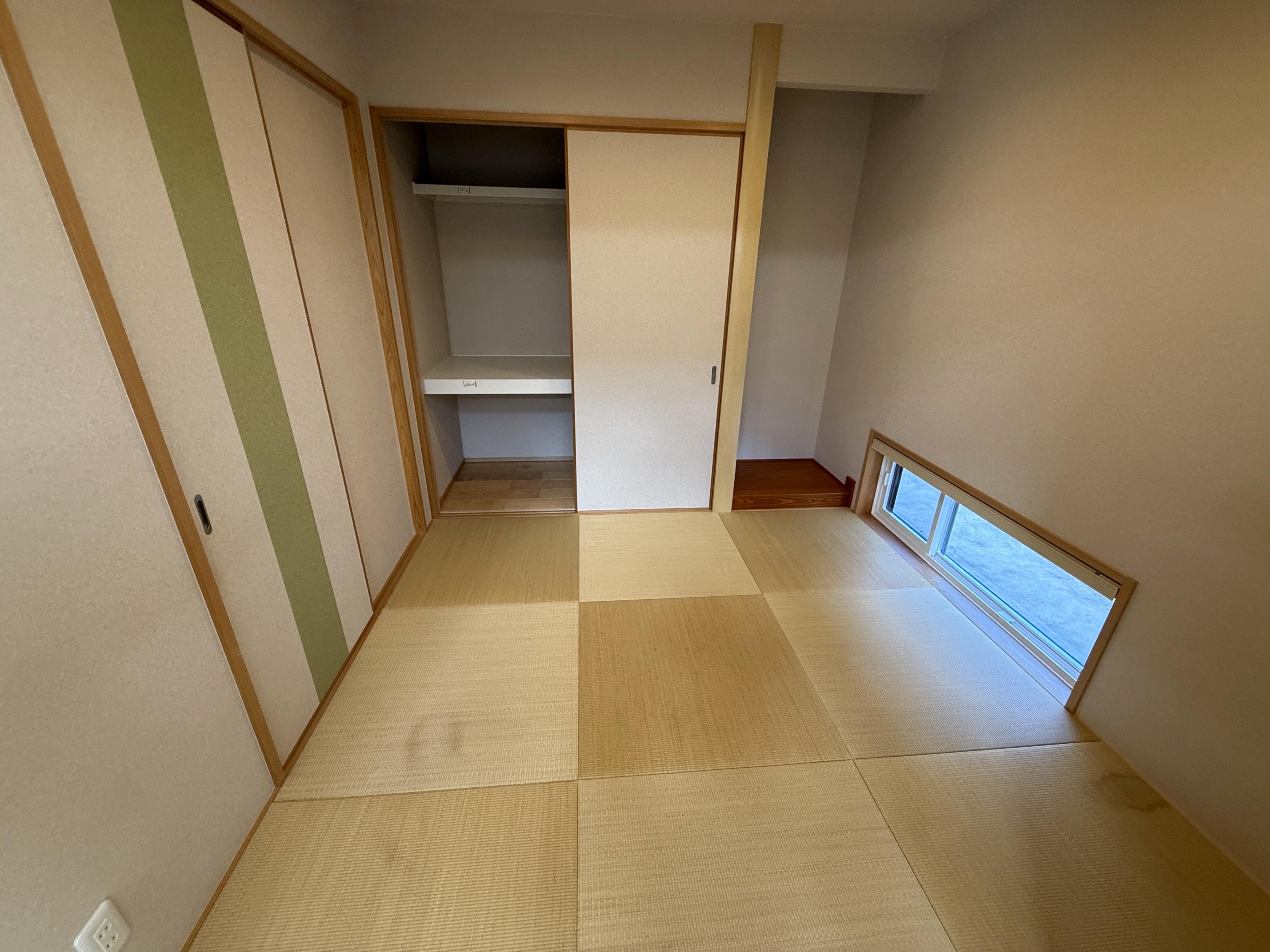 detached 岡山県勝田郡奈義町柿 地図を見る