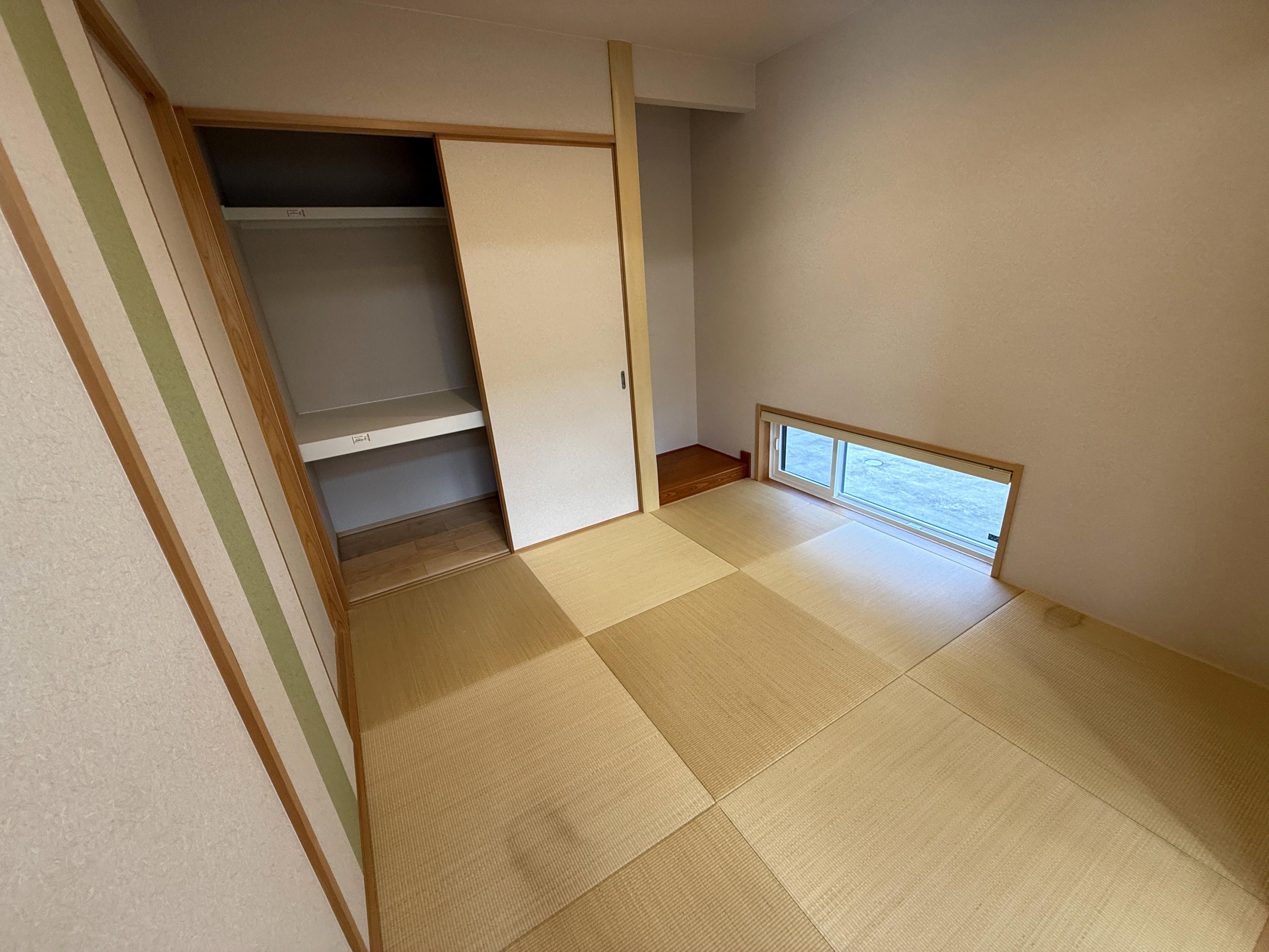detached 岡山県勝田郡奈義町柿 地図を見る