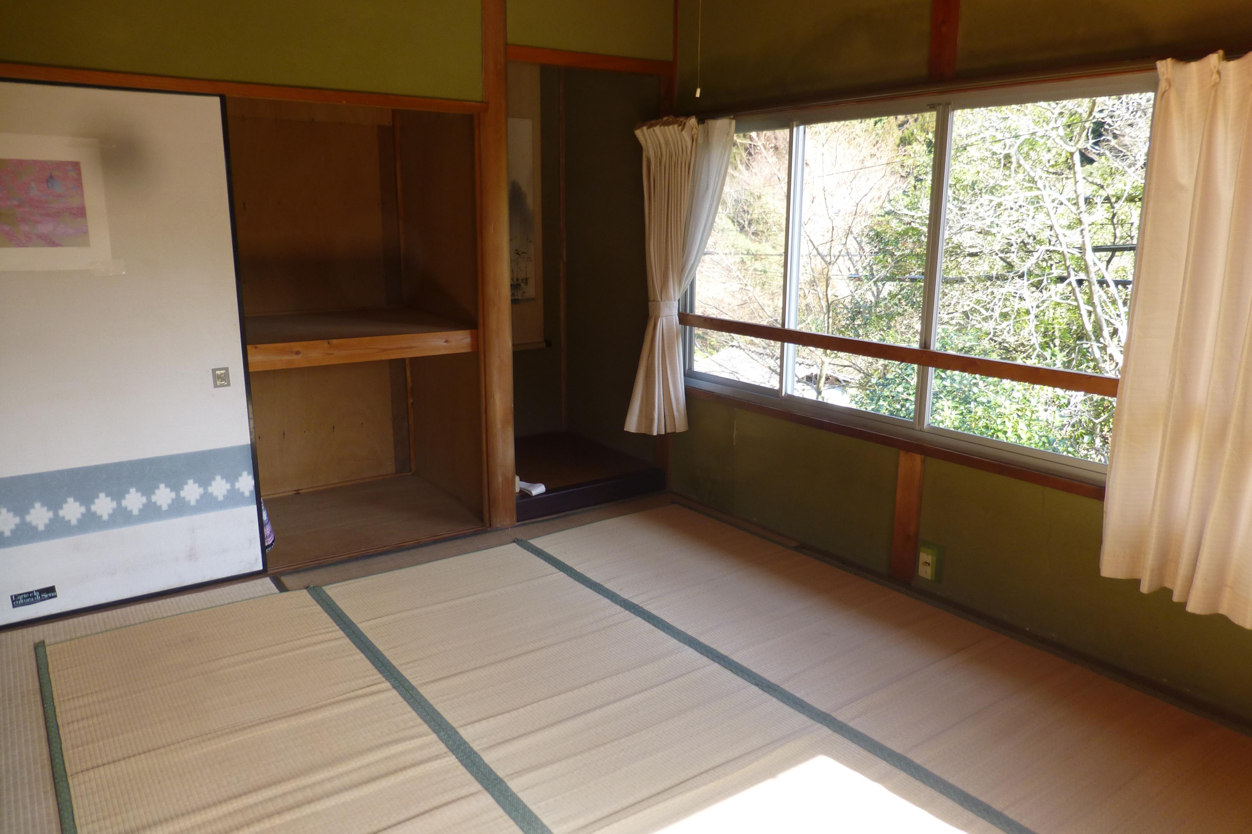 detached 岡山県勝田郡奈義町馬桑 地図を見る