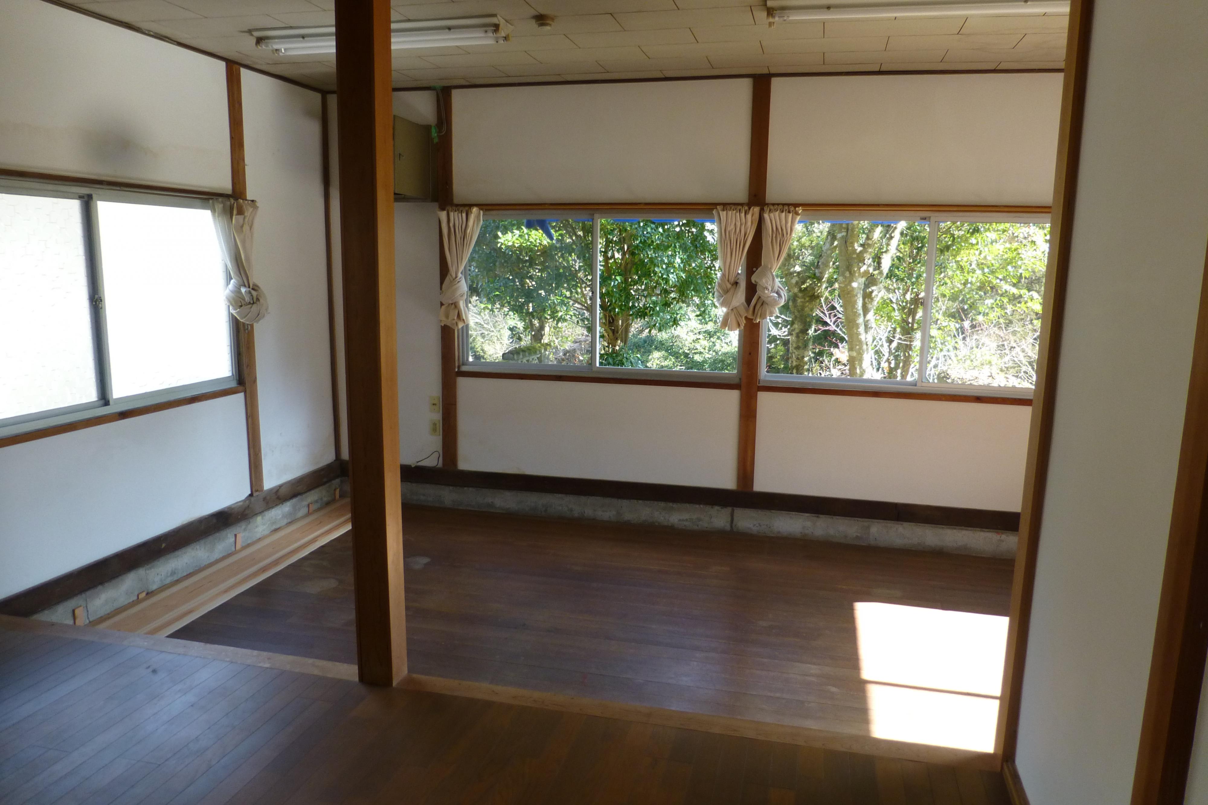 detached 岡山県勝田郡奈義町馬桑 地図を見る