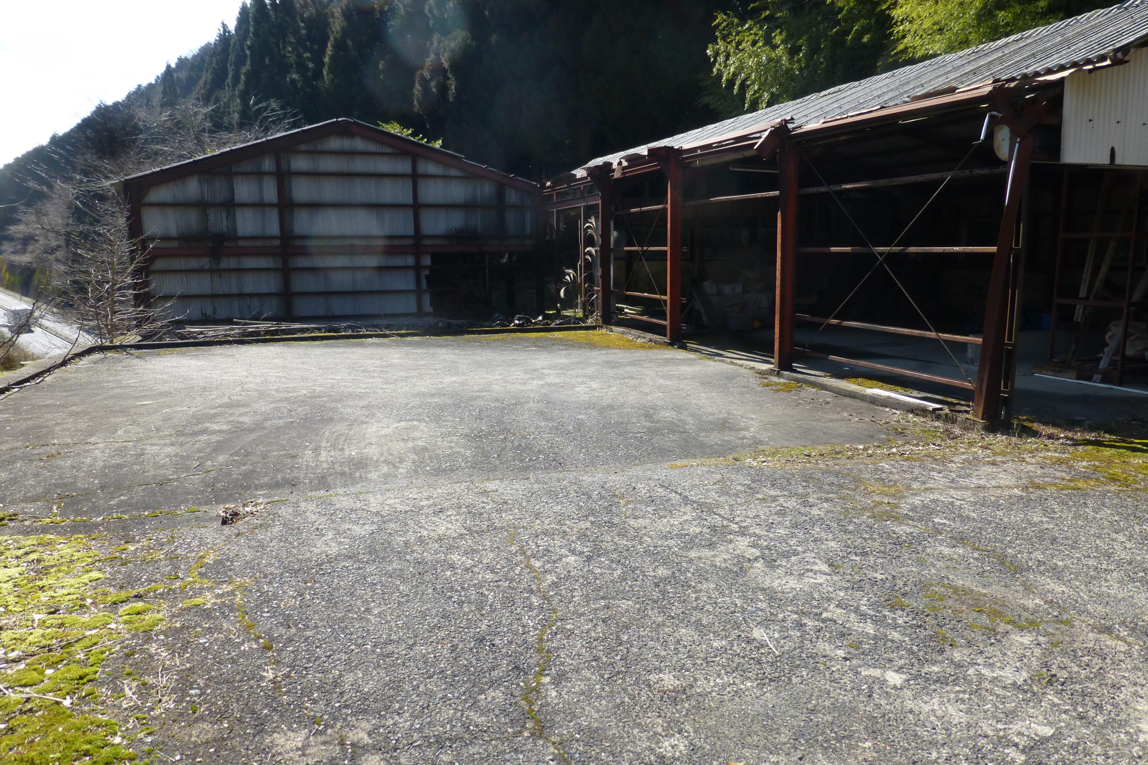 detached 岡山県勝田郡奈義町馬桑 地図を見る