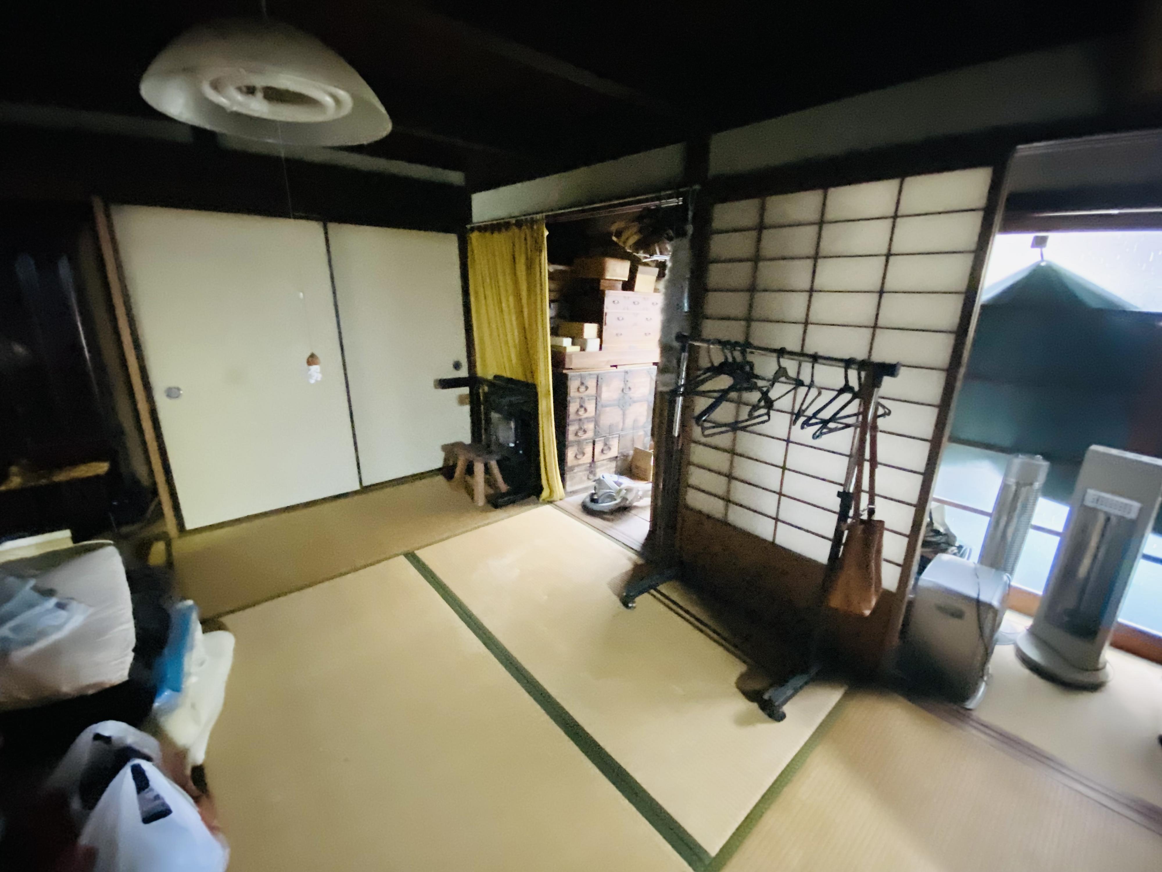 detached 岡山県笠岡市西大島 地図を見る