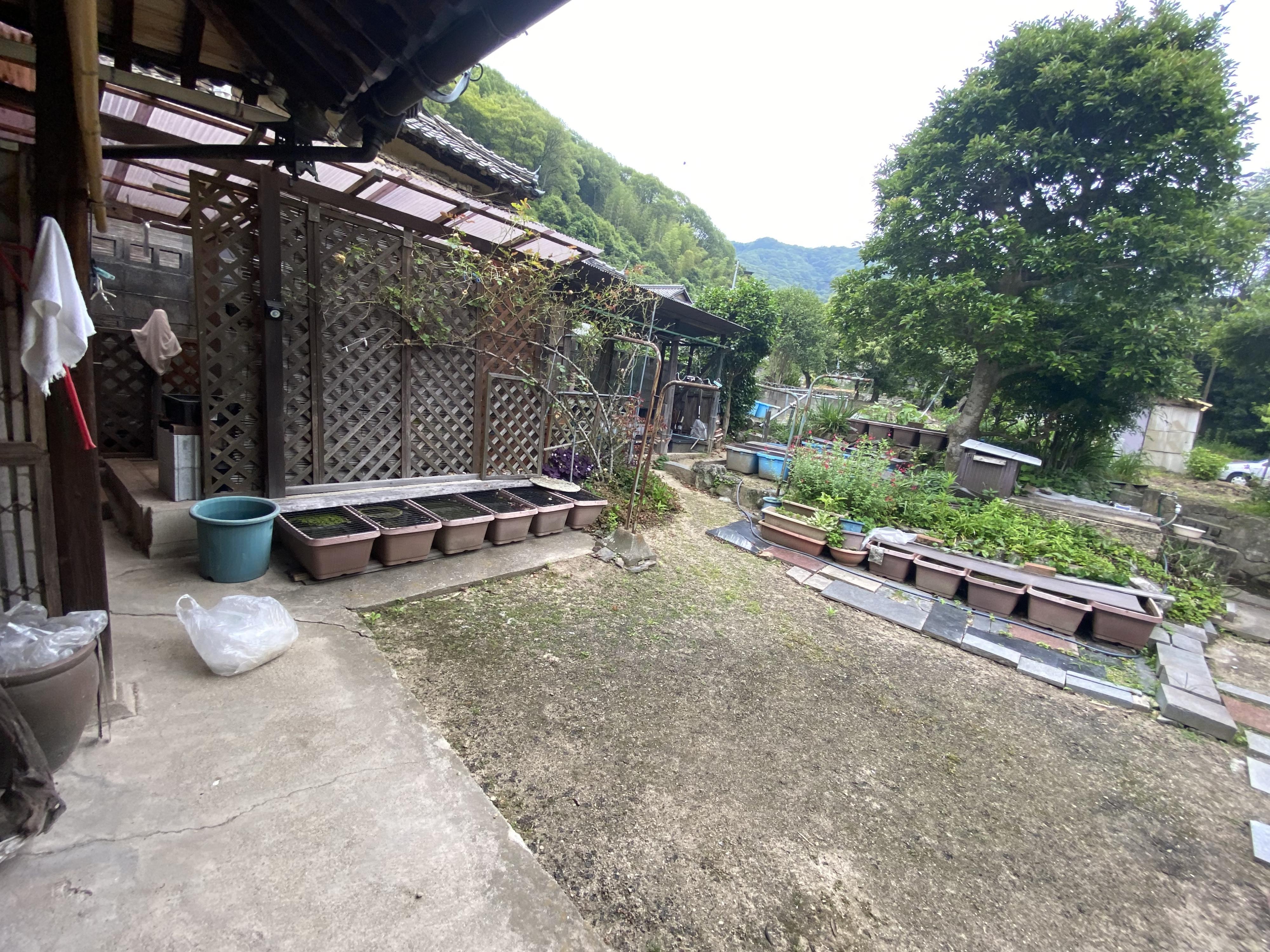 detached 岡山県笠岡市西大島 地図を見る