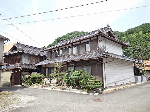 detached 岡山県新見市大佐永富 地図を見る