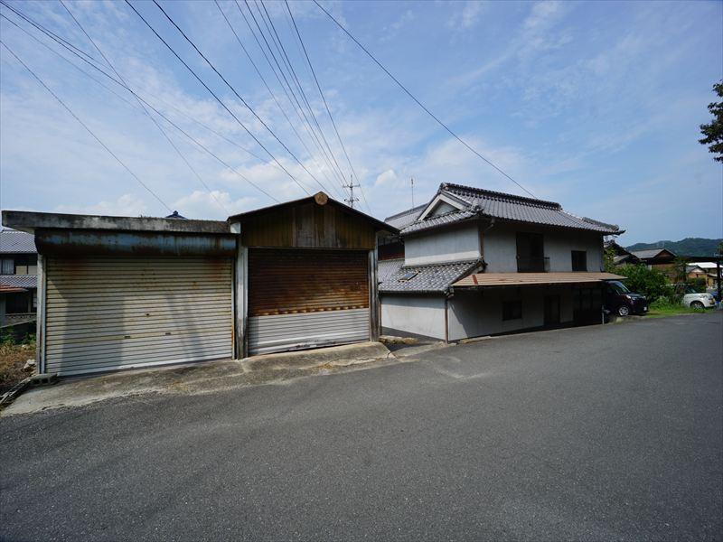 detached 岡山県玉野市滝 地図を見る