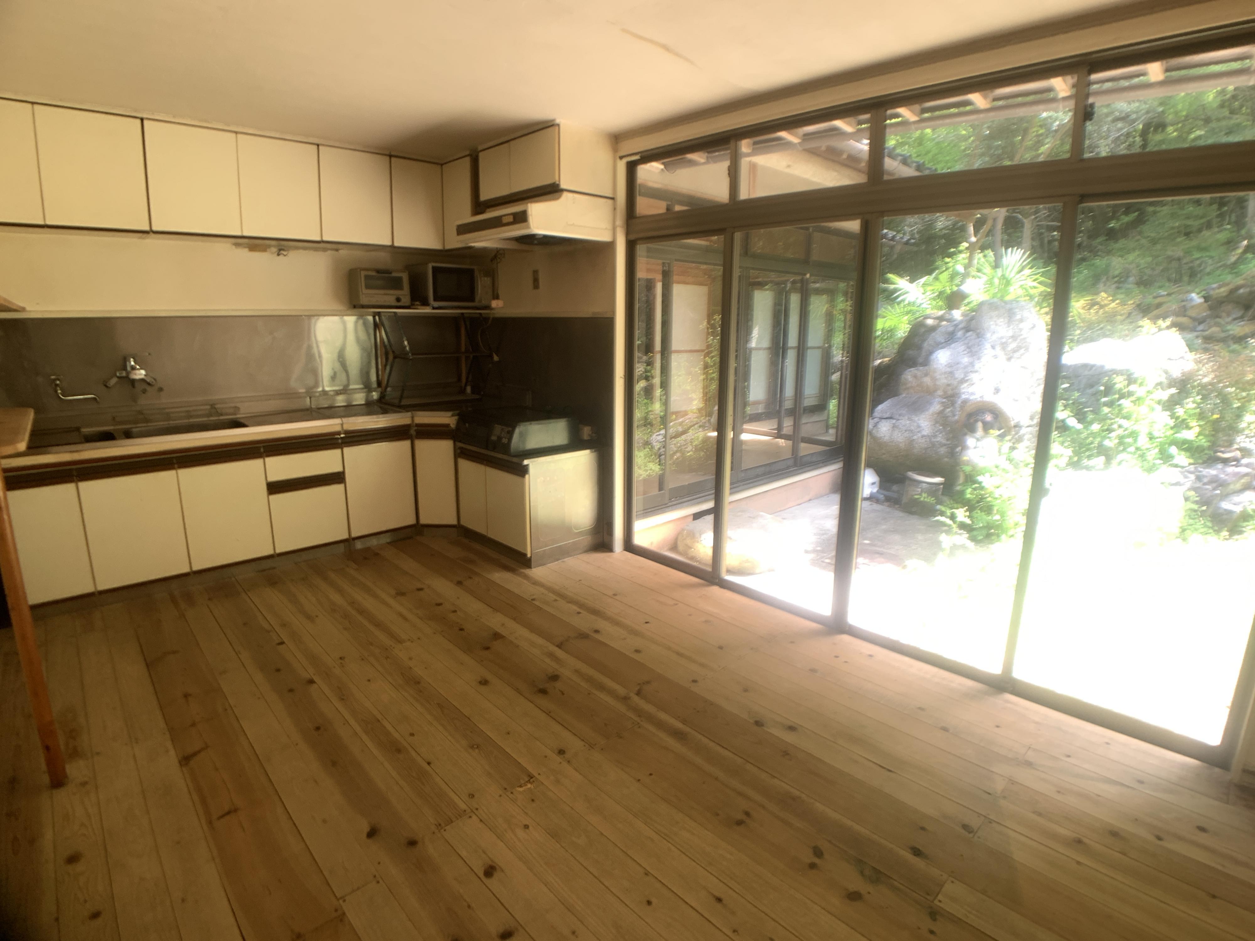 detached 岡山県高梁市備中町布賀 地図を見る