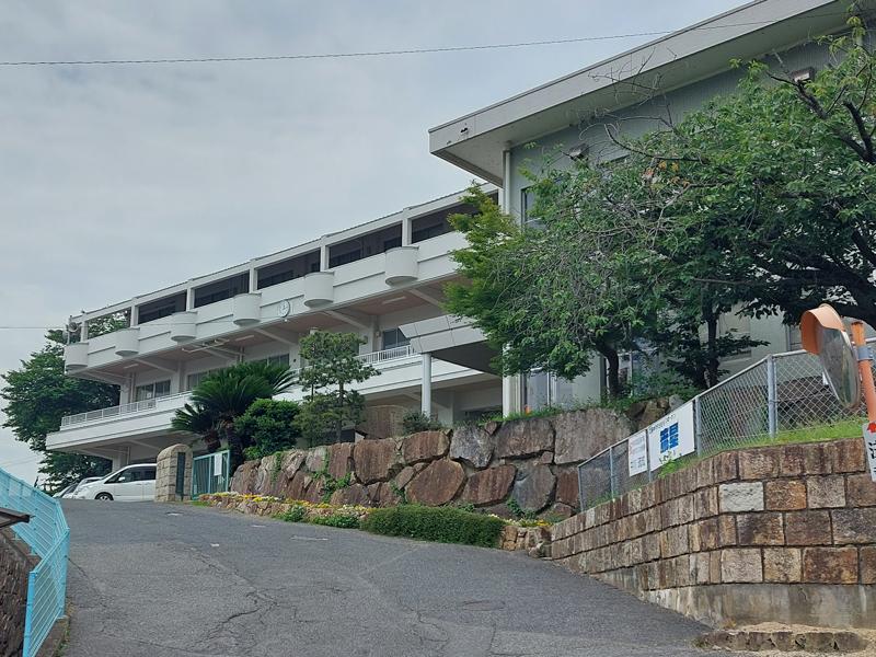 早島町立早島中学校 (524m)