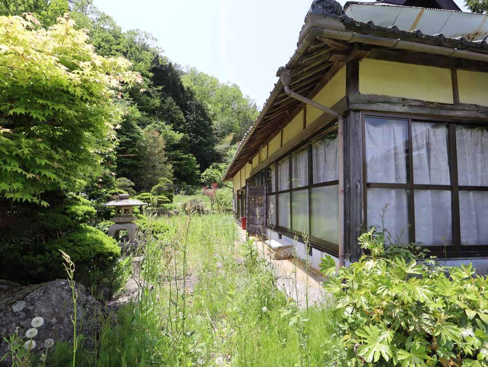 detached 岡山県真庭市粟谷 地図を見る