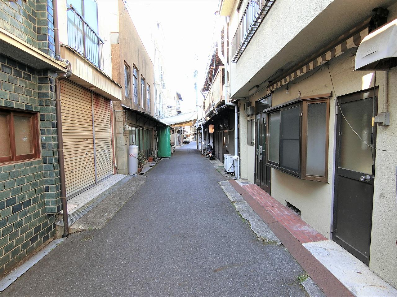 現地写真（前面道路含む）
