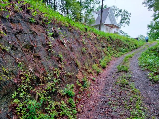 detached 広島県神石郡神石高原町時安 地図を見る
