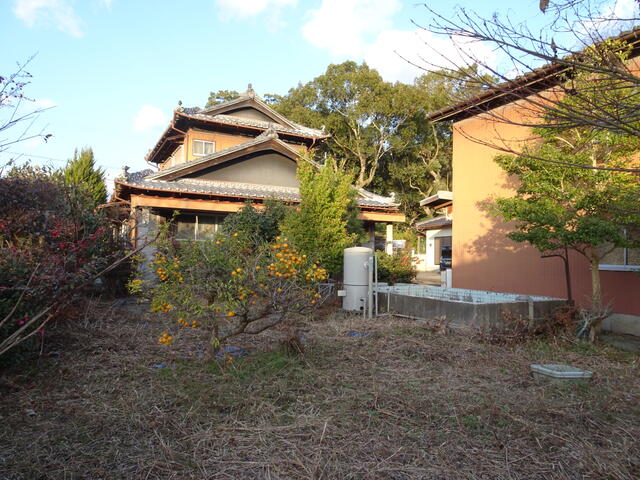 徳島県美馬市の一戸建て | 300万円 | 6DK | 585.29m² | Akiyama house finder