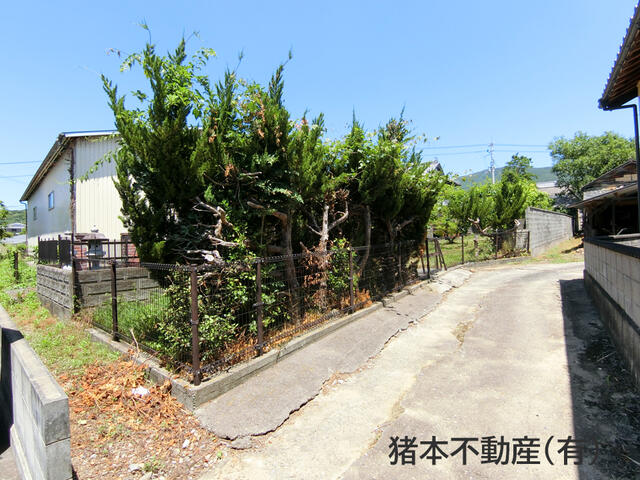 detached 徳島県阿波市土成町土成字実安 地図を見る