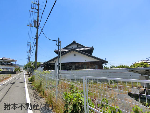 detached 徳島県阿波市土成町土成字実安 地図を見る