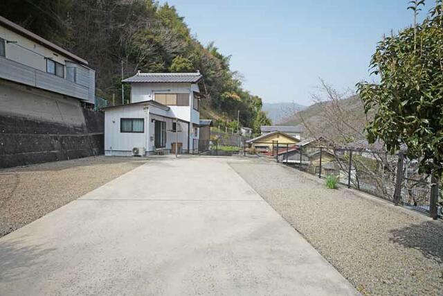 detached 徳島県三好市池田町白地本名 地図を見る
