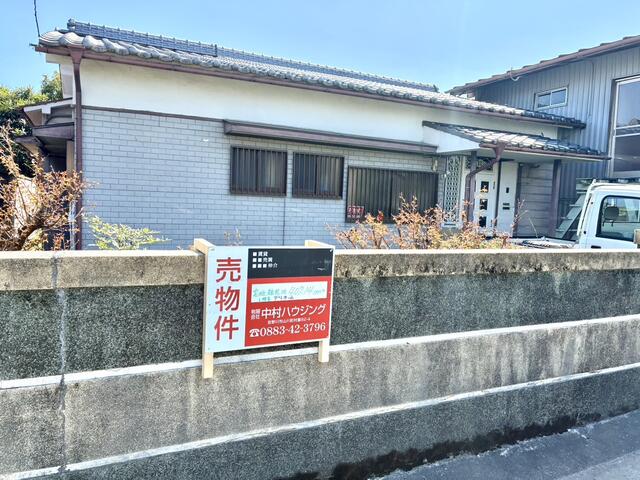 detached 徳島県吉野川市鴨島町西麻植字広畑 地図を見る