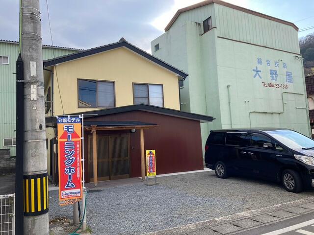 detached 徳島県美馬市穴吹町穴吹字辻 地図を見る