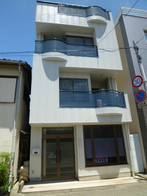 現地（外観）