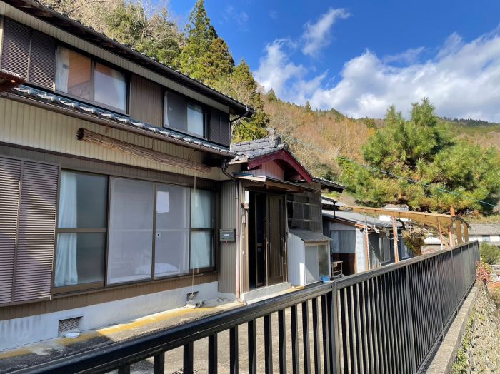 【ハトマークサイト】徳島県三好市山城町重実の 7DK 中古一戸建