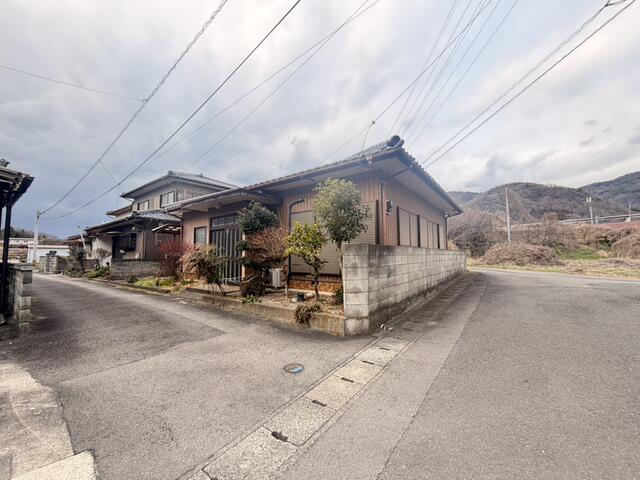 detached 徳島県三好市三野町太刀野山
