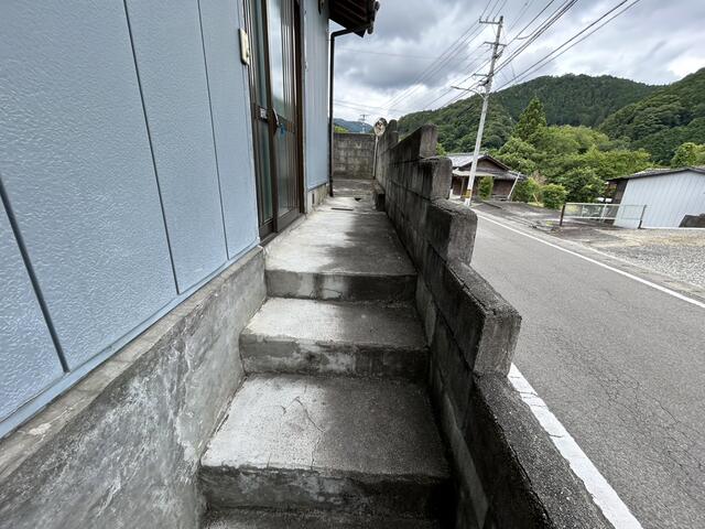detached 徳島県三好市池田町中西イバ