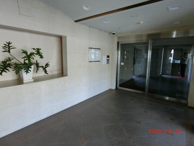 共用部エントランス／撮影日2025-10-30