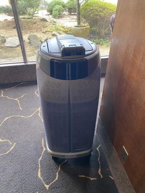 共用部（その他）／エントランスに謎のカラオケマシーンあり！！