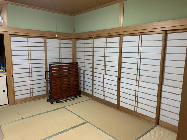 リビング以外の居室／落ち着いた雰囲気の和室。畳の香りに包まれて、心までくつろげる