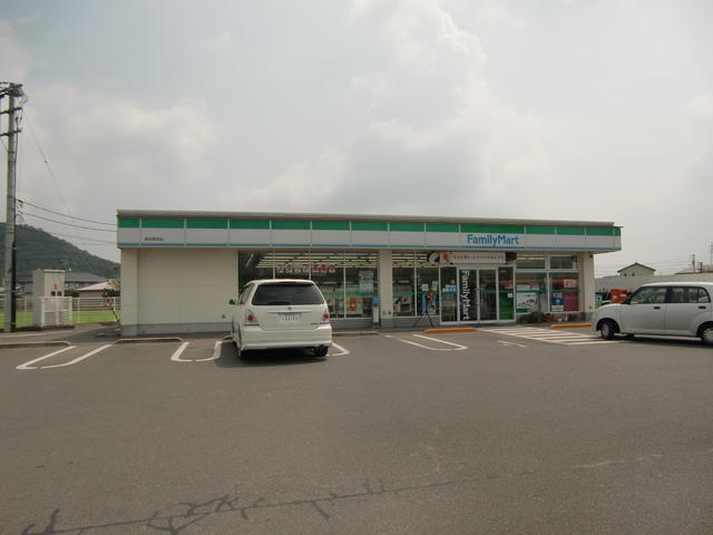 ファミリーマート　高田店 (790m)