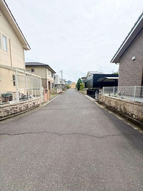 建物東側の道路