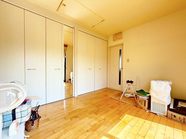 リビング以外の居室／６帖洋室