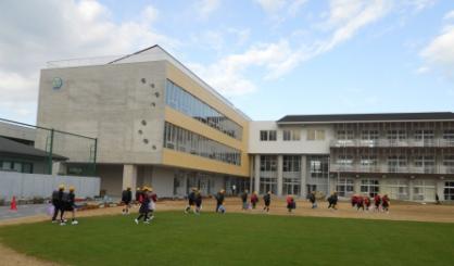 坂出小学校 (530m)