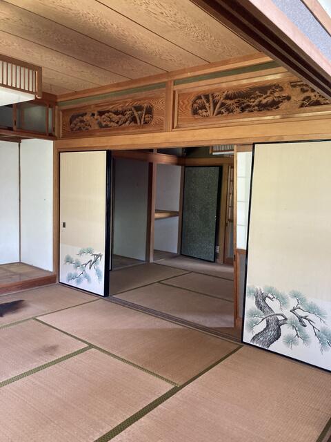 リビング以外の居室／樋と瓦の不安箇所修理済み