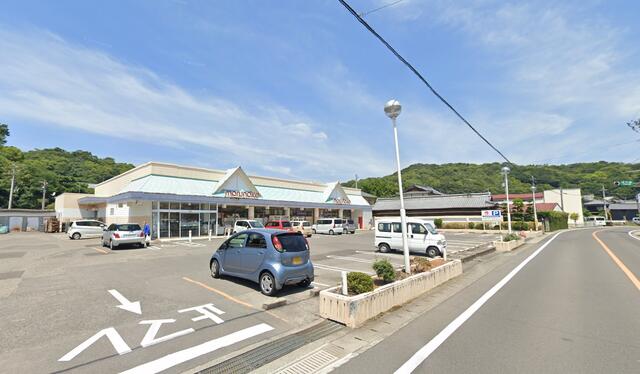 マルナカ八幡店 (1,208m)