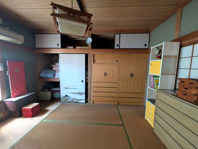 リビング以外の居室／２階和室