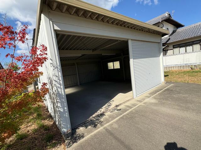 現地（駐車場）／外部ガレージ①