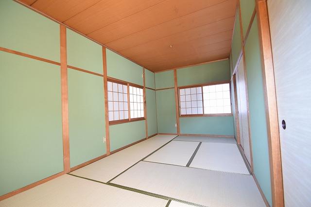 リビング以外の居室／２階和室６畳