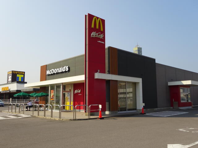 マクドナルド宇多津店 (701m)