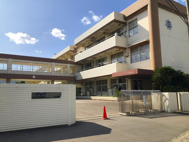 まんのう町立四条小学校 (1,444m)