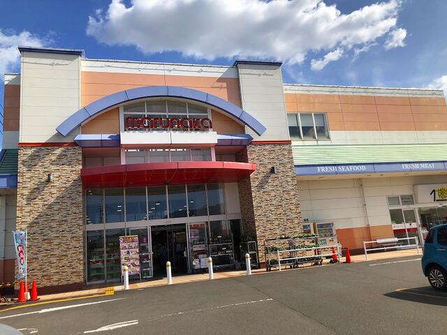 マルナカまんのう店 (459m)