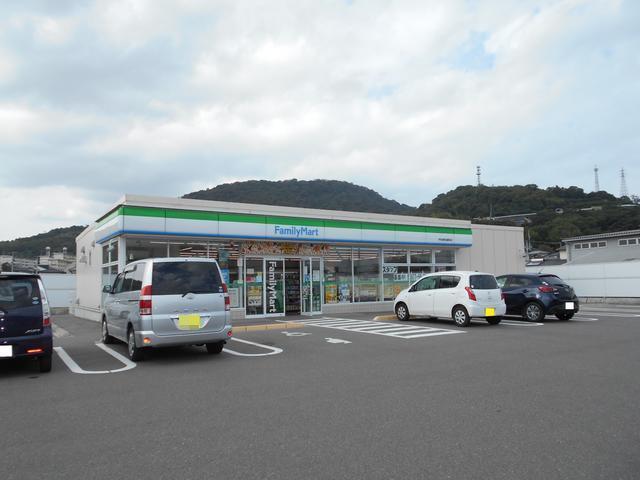 ファミリーマート宇多津町長縄手店 (890m)
