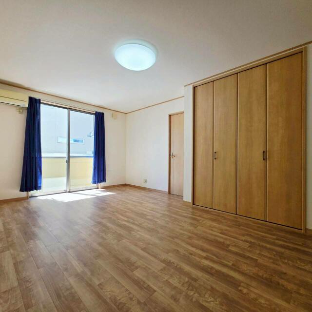 リビング以外の居室／１４帖のＬＤＫ