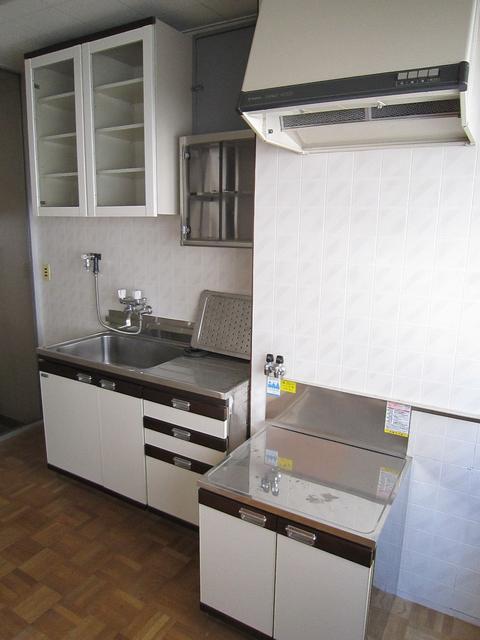 キッチン／備え付けの棚があります