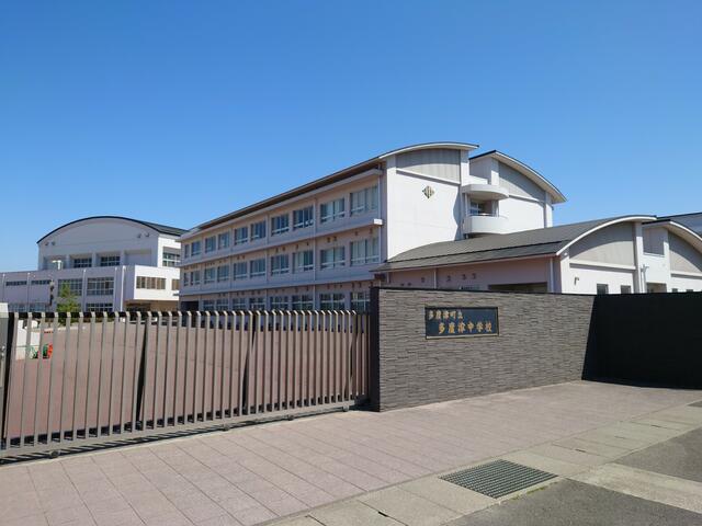 多度津町立多度津中学校 (1,729m)