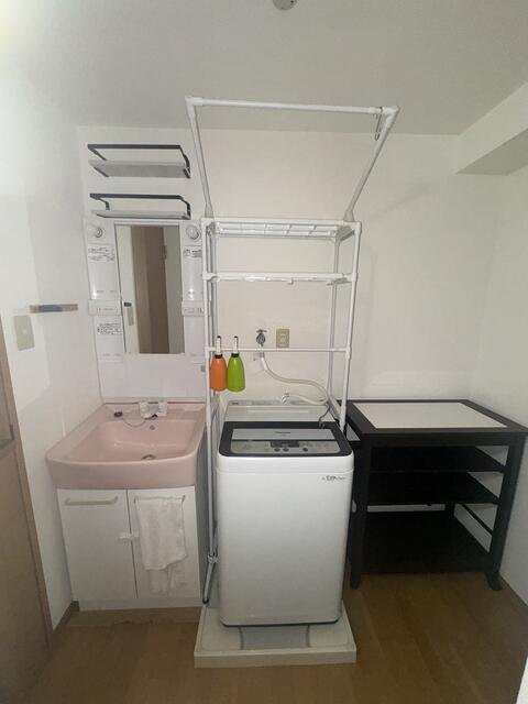 洗面台・洗面所／洗面脱衣室（洗面化粧台・洗濯機・フリースペース）